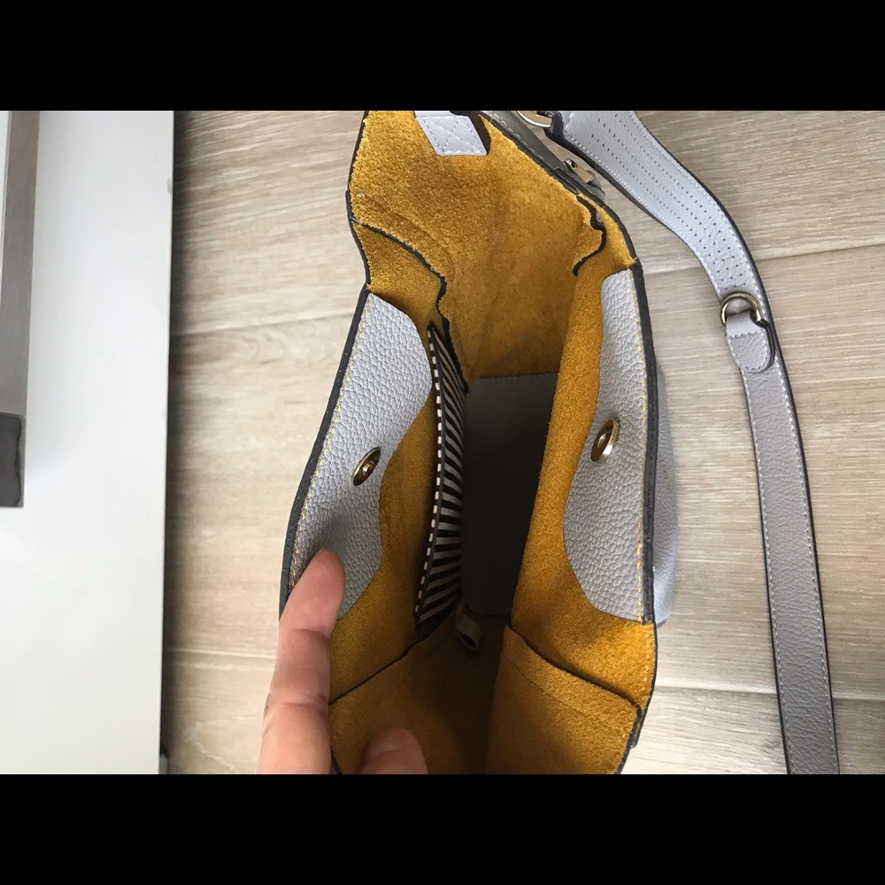 Henri Bendel convertible crossbody/belt bag - Picture 5 of 5